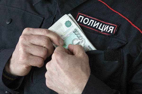 Главный борец с коррупцией красноярского МВД попался на взятке в 600 тыс.