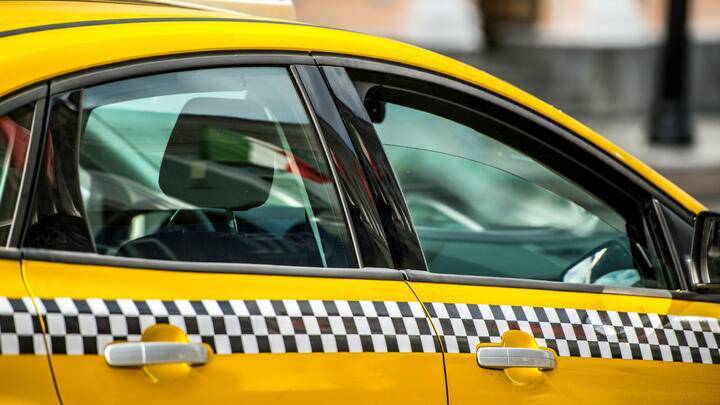 На водителей такси могут завести «электронное досье»