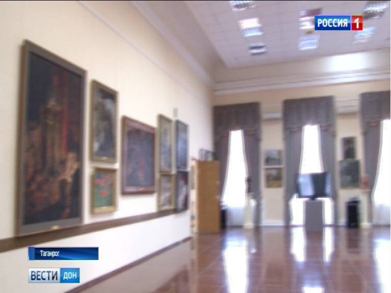 В Таганроге открылась выставка живописцев и скульпторов приморского города