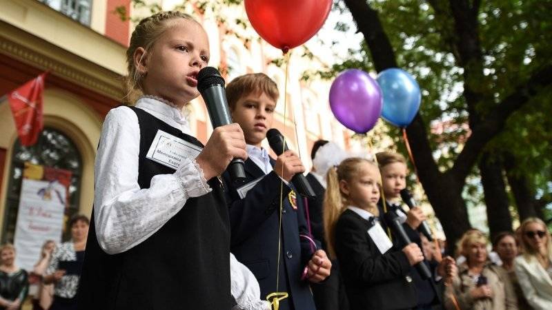 Стандарт школьной формы появится в России в 2020 году