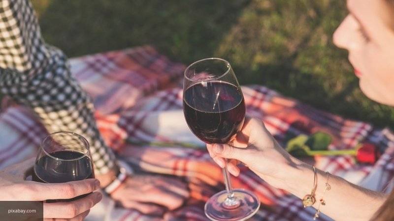 Кардиолог опроверг миф о пользе красного вина для здоровья сердца