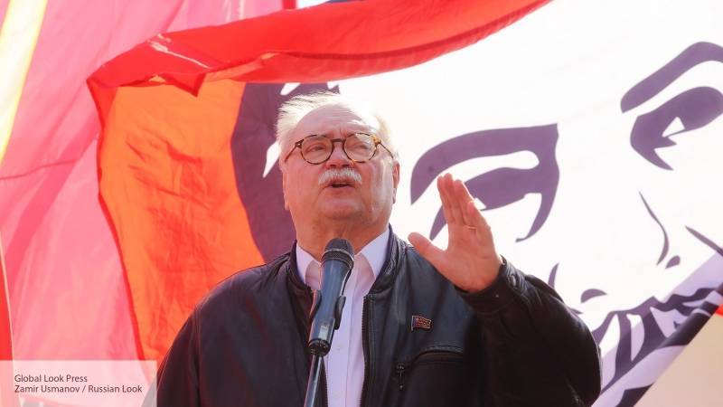 Сбежавший с выборов Бортко обвинил КПРФ в жадности