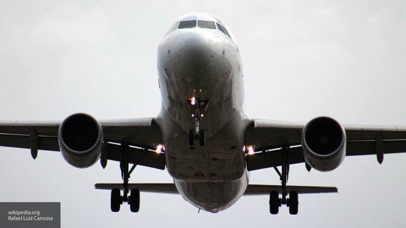 Пассажирский самолет Airbus А320 совершил экстренную посадку в Южно-Сахалинске
