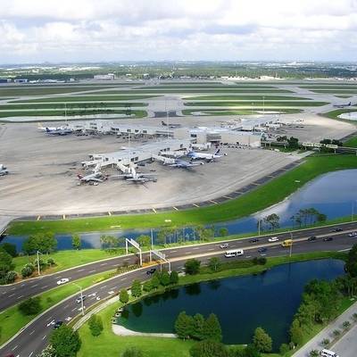 Международные аэропорты Орландо и Дейтона-Бич приостановят работу из-за урагана "Дориан"
