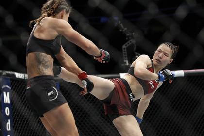Китаянка нокаутировала соперницу за 42 секунды и попала в историю UFC