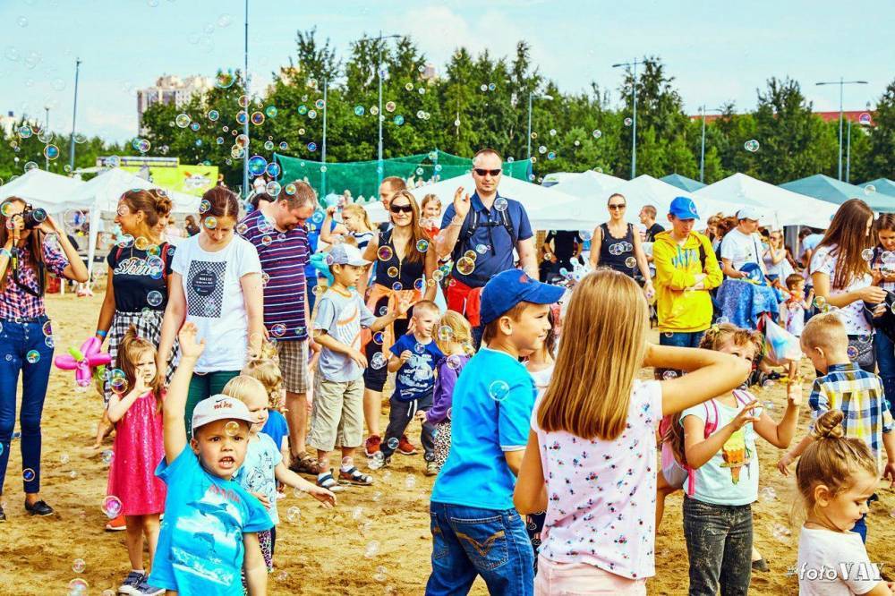 В Москве около 20 тыс. человек посетили фестиваль «PROлето» на проспекте Сахарова