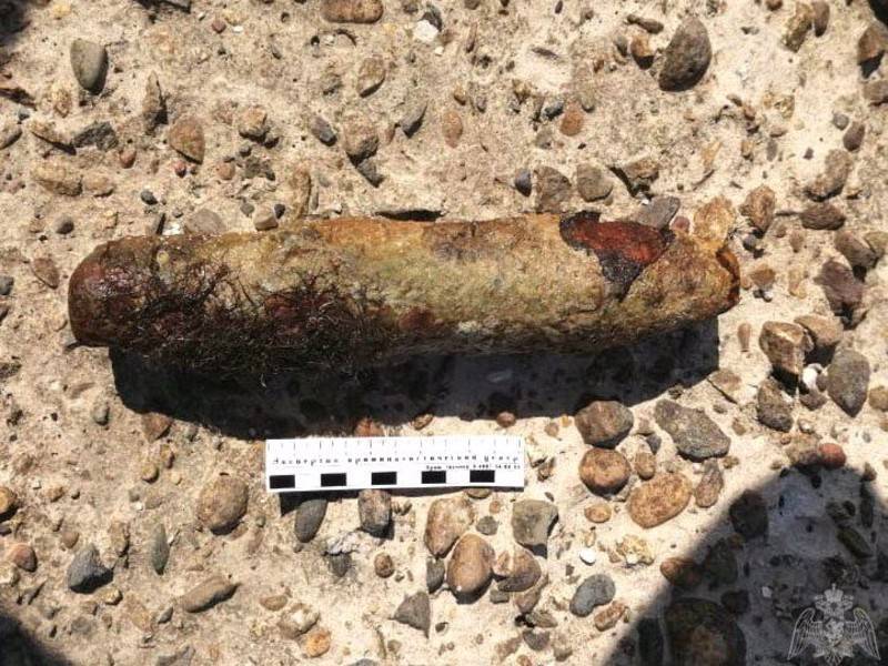 На пляже в Сочи нашли боевой снаряд