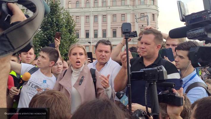 Мартынов уверен, что Навальный и Соболь держат в заложниках москвичей своими митингами