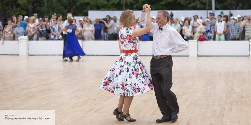 В Москве у прудов «Радуга» желающих научат танцевать фламенко