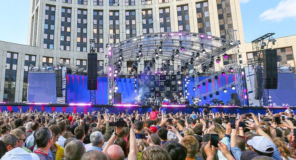 Концерт "PRO лето" на Сахарова уже посетили 20 тысяч человек