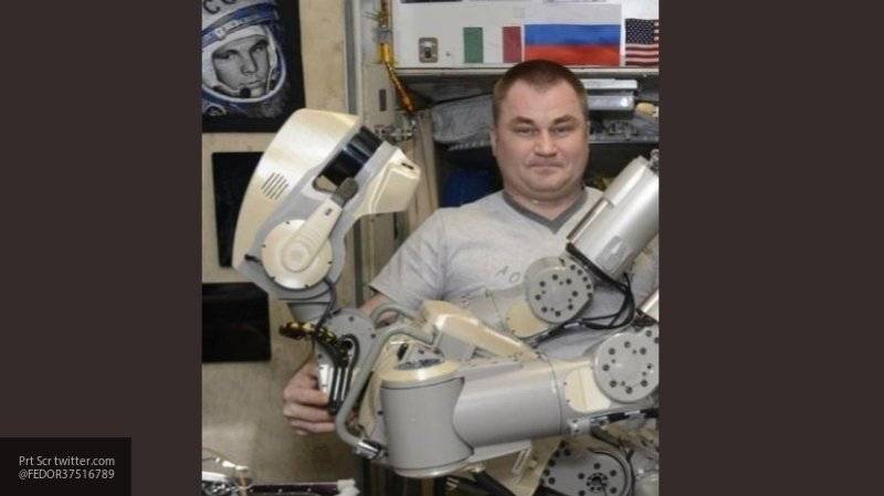 Робот "Федор" использовал дрель и полотенце на МКС