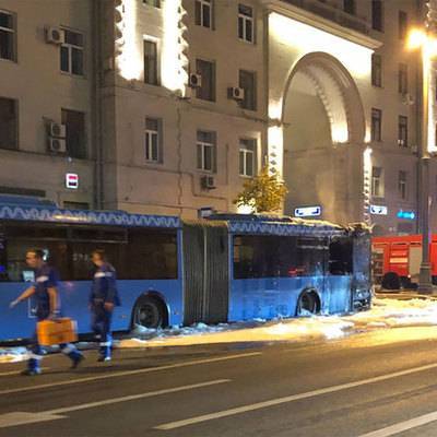 На Тверской улице загорелся автобус