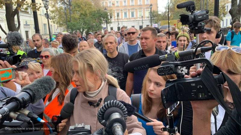 Арендуемая Соболь "бабушка-колясочница" опять замечена на незаконной акции в Москве