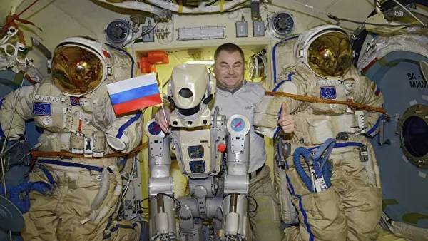 Космонавтам на МКС с трудом удалось включить робота «Федора»