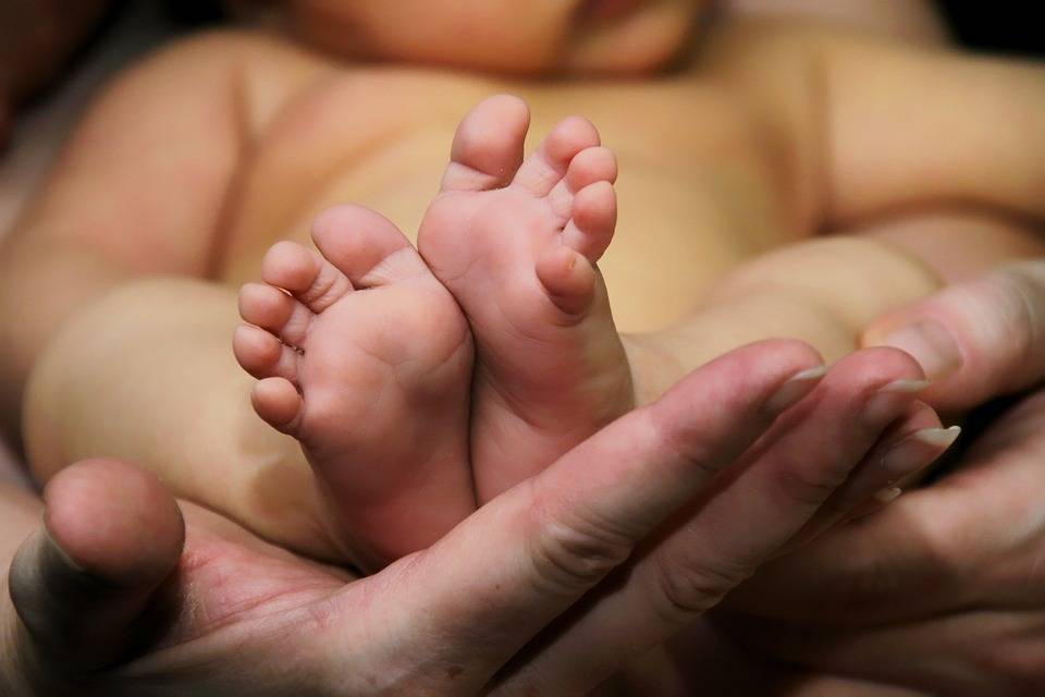 В Саратове отец зарезал родившуюся с патологией 2-месячную дочь