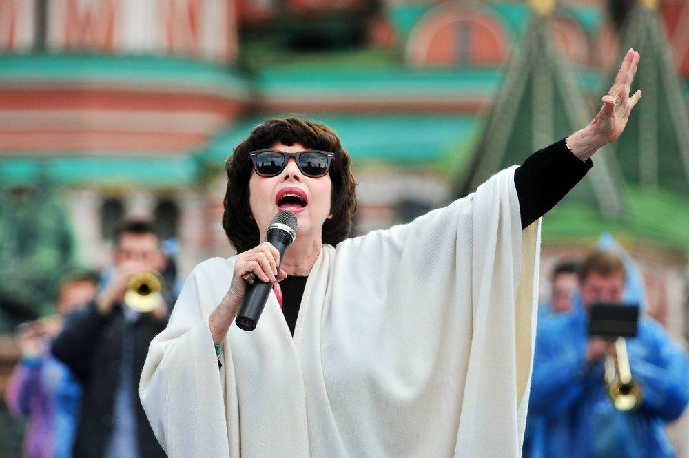 Мирей Матьё выступит на закрытии фестиваля "Спасская башня"
