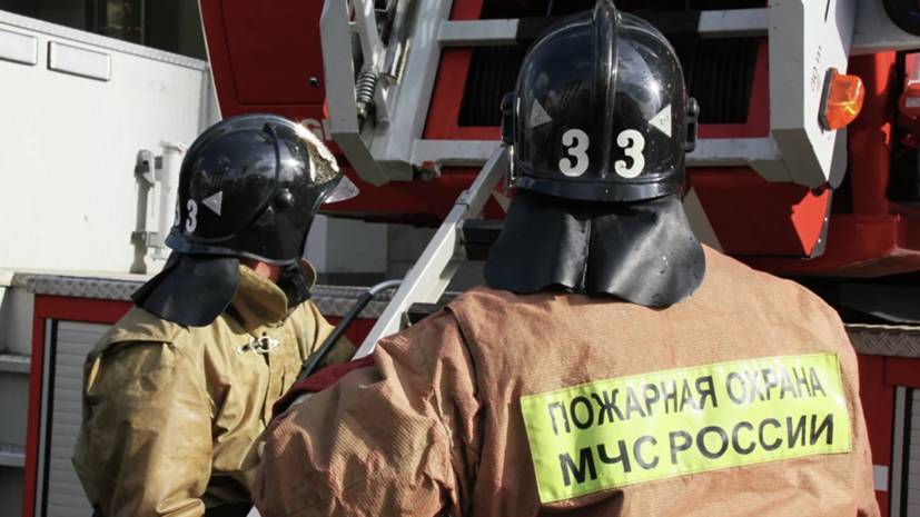 Спасатели эвакуировали 23 человека из-за пожара в доме на Алтае — РТ на русском