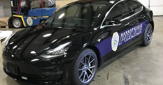 Tesla станут полицейскими