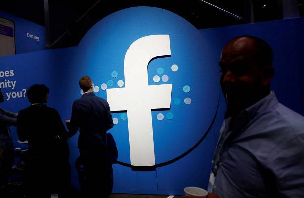 Facebook убрал слоган про бесплатное использование