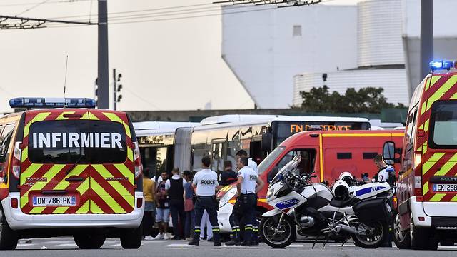 Резня во Франции: один убит, 9 раненых