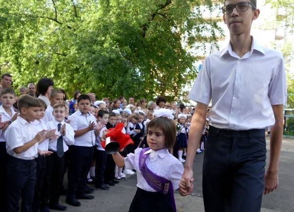Московская мэрия прокомментировала сообщения об отмене школьных линеек
