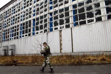 Наблюдатели ОБСЕ и российский журналист попали под обстрел в Донбассе