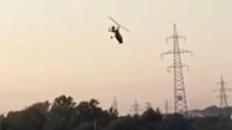 Появилось видео падения вертолета в воду в Долгопрудном
