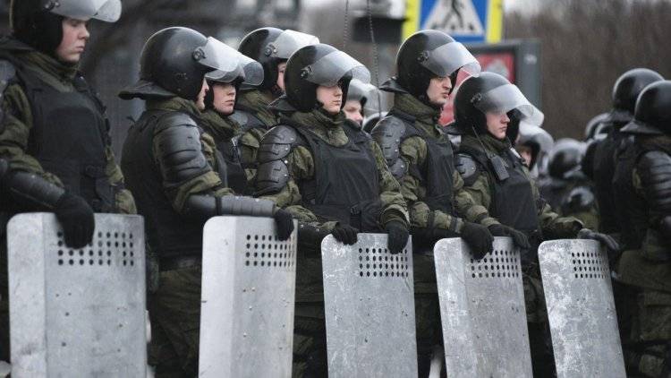 Оппозиция использовала ряженых «силовиков» для дискредитации полиции на митинге в Москве