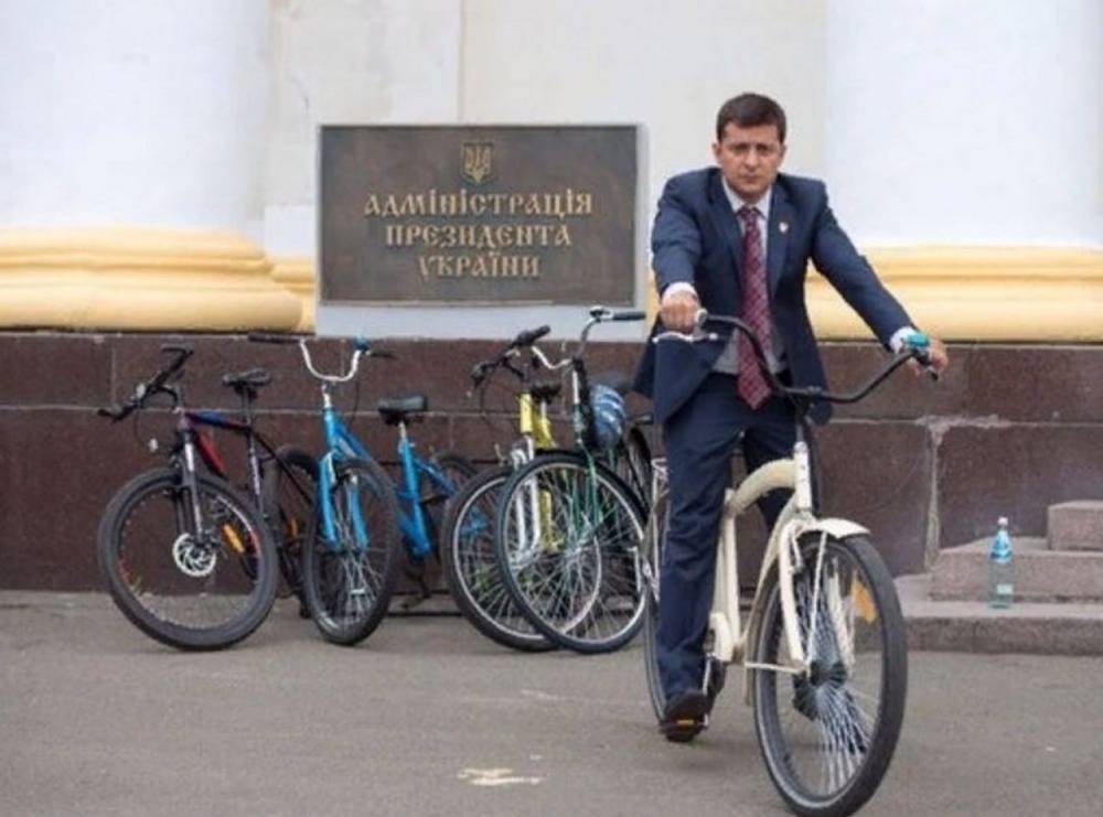 Зеленский сослался на угрозу жизни, объясняя обман с велосипедом