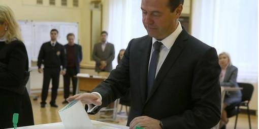 Медведев заявил, что доволен лидерством "Единой России" на выборах