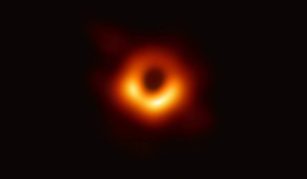 Ученые анонсировали первое видео с настоящей черной дырой