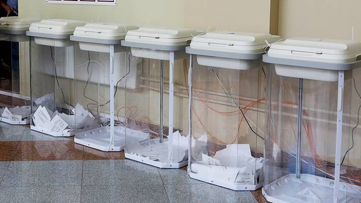 В Купчино наблюдатели устроили погоню за урной для голосования на дому