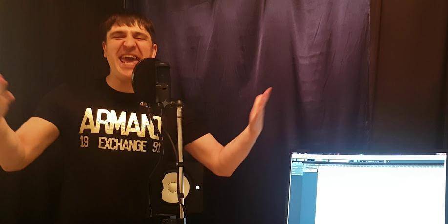 В Чечне задержали "для воспитательной беседы" певца, которого отчитал министр культуры