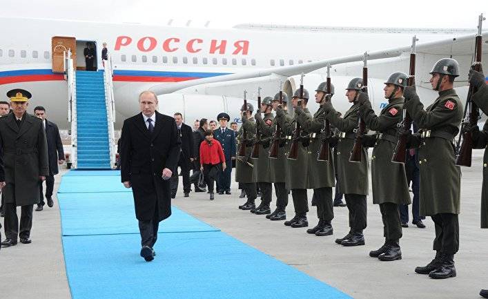 Известный российский журналист специализируется на статьях о президенте: «В поездках с Путиным я получаю впечатления на много лет вперед» (Turun Sanomat, Финляндия)