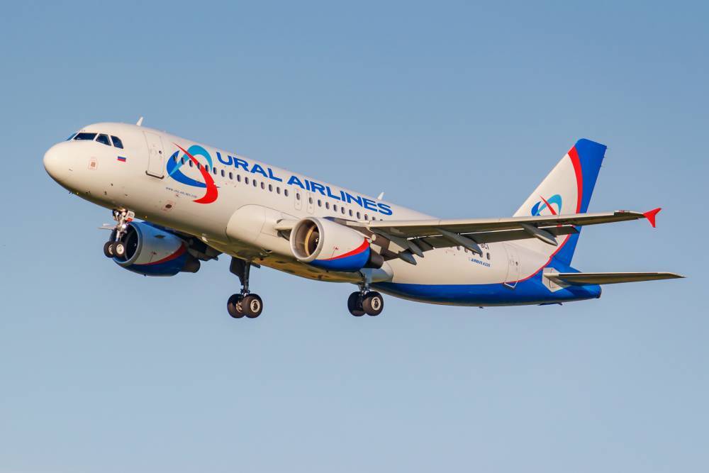 Рейс "Уральских авиалиний" задерживается на 7,5 часов в Москве