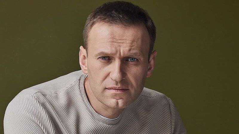 Дочь Навального обсуждает со своей любовницей жестокость родителей и пристрастие к наркоте