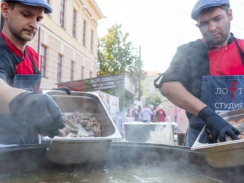 Томские повара приготовили 250 литров ухи из пяти видов рыб