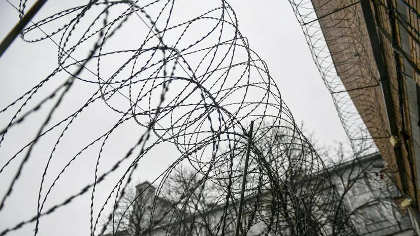 Несколько заключённых в колонии Екатеринбурга порезали себе руки