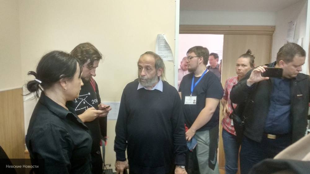 Вишневский устраивает скандалы в ИКМО Смольнинское и мешает подсчету голосов
