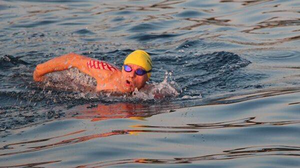 Умер уральский спортсмен, проплывший накануне 30 км в открытом море