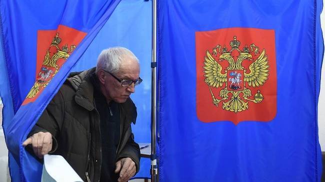 Партия власти лидирует на муниципальных выборах в Петербурге — Макаров