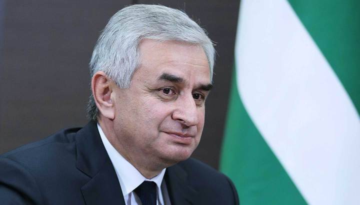 Хаджимба переизбран президентом Абхазии