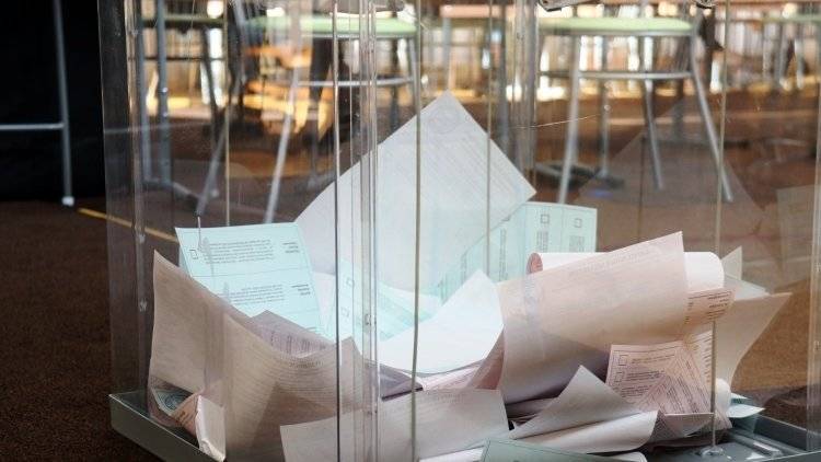 Наблюдатели в Купчино попытались устроить погоню за урнами для голосования на дому
