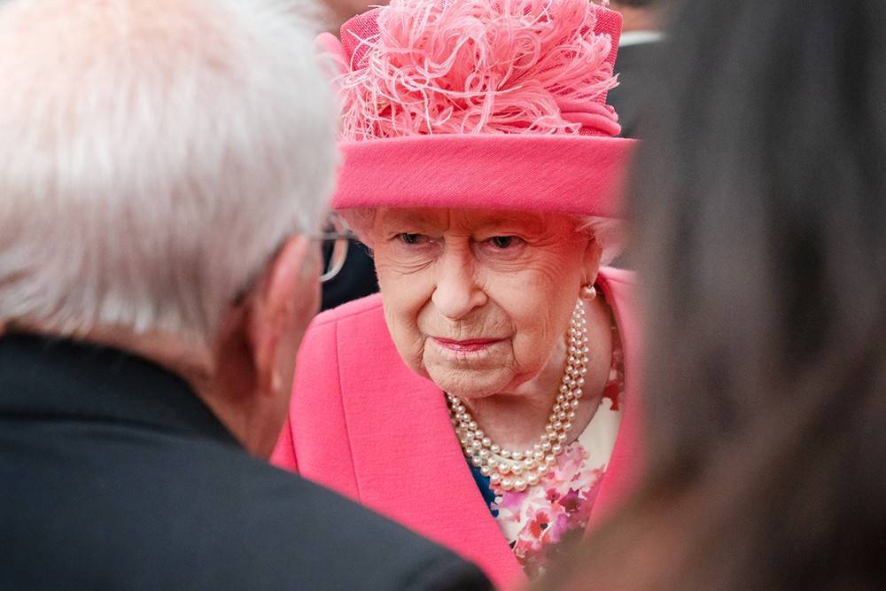 Елизавета II  утвердила законопроект о запрете жесткого «Брекзита»