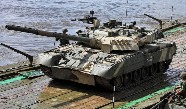 Морпехи Тихоокеанского флота России получили на вооружение танки Т-80БВ