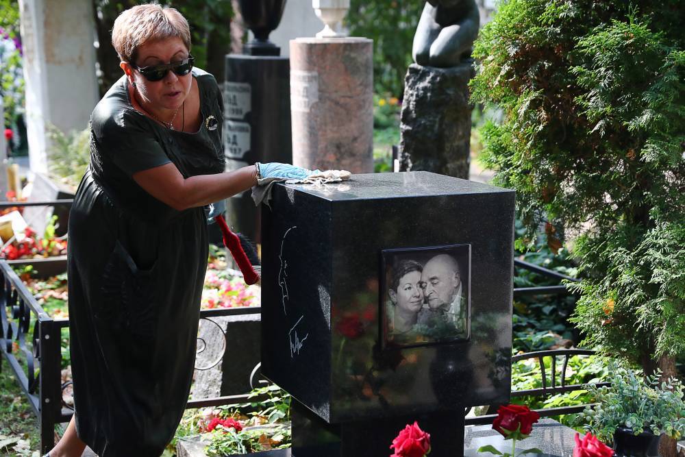 В Москве открыт памятник Владимиру Этушу