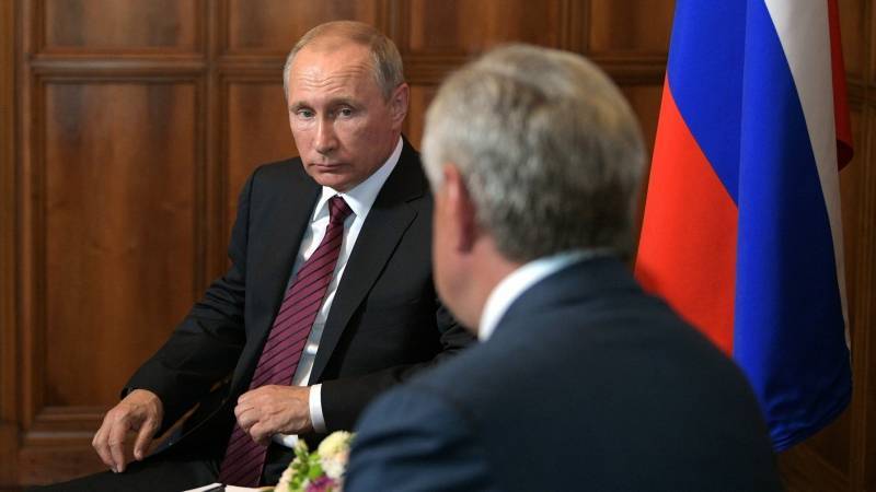 Путин поздравил главу Абхазии с переизбранием