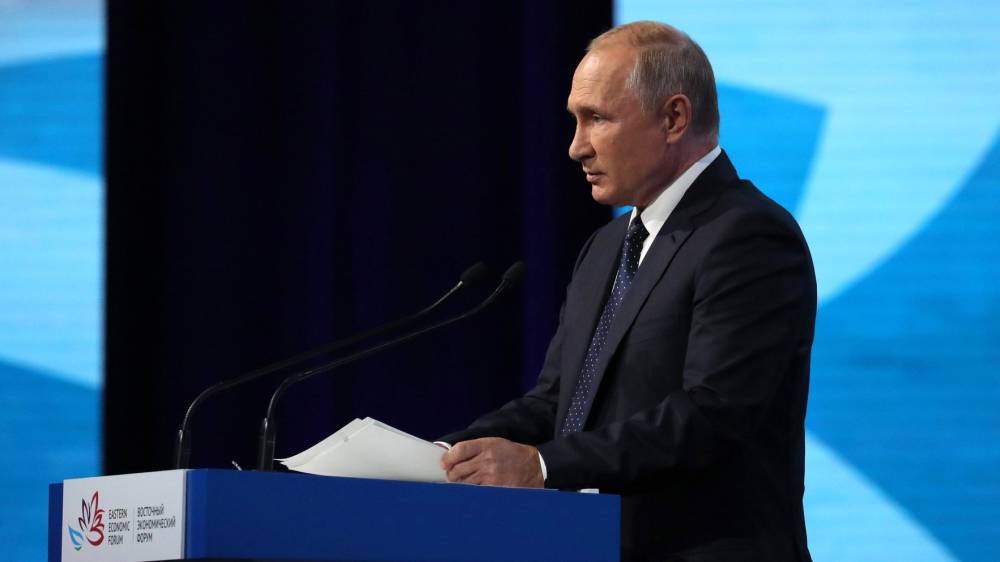 Путин освободил Карасина от должности замглавы МИД РФ