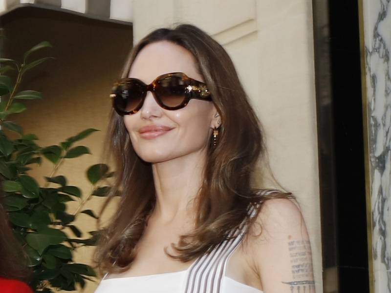 Анджелина Джоли намерена усыновить еще одного ребенка из бедного региона
