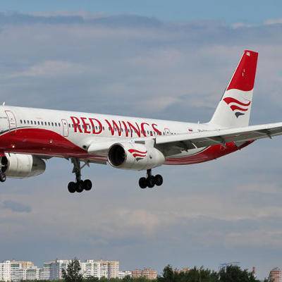 Самолет авиакомпании Red Wings, летевший из Москвы в Анталью, вынужденно сел в Краснодаре